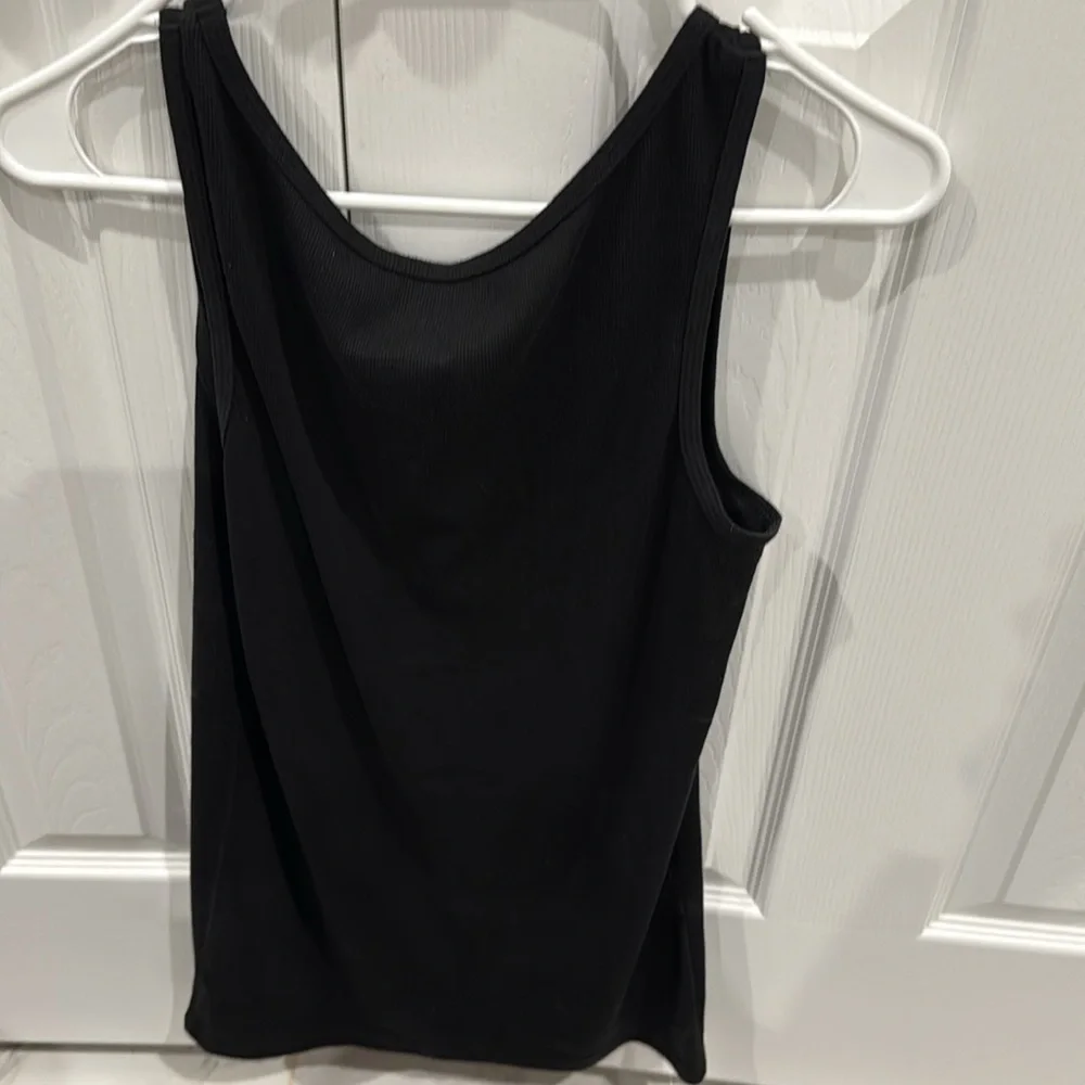 Black Sleeveless Tank top - Picture 2 of 3
